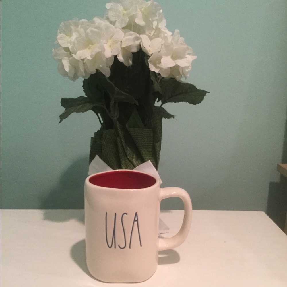Rae Dunn “USA” coffee/tea mug